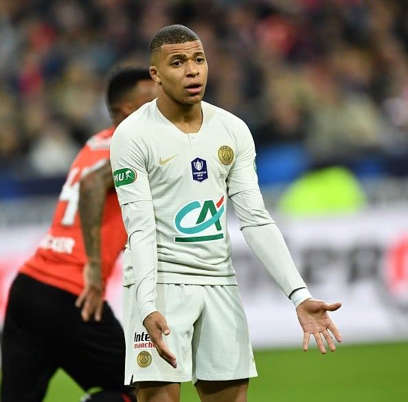 萨克拉门托国王迎法国杯关键赛；赛后内部沟通；气氛紧张；纪律约束更严格