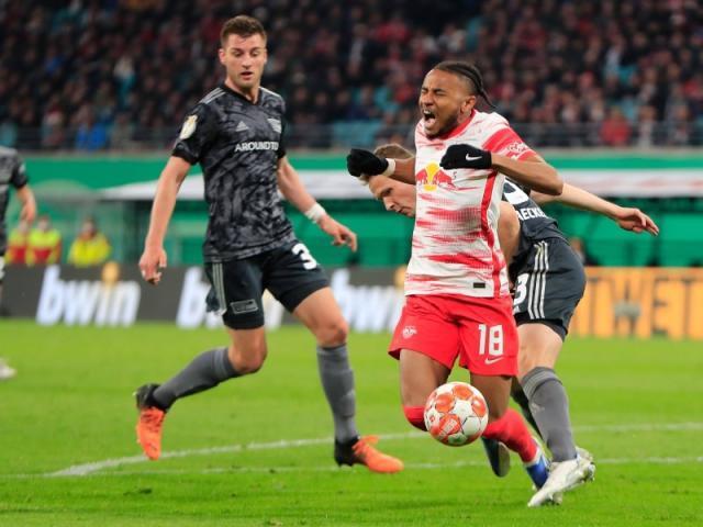 贝博体育sports-皇家马德里发布备战花絮，窗口期绝杀压哨，德国杯任务艰巨，高层口径保持一致-贝博体育sports