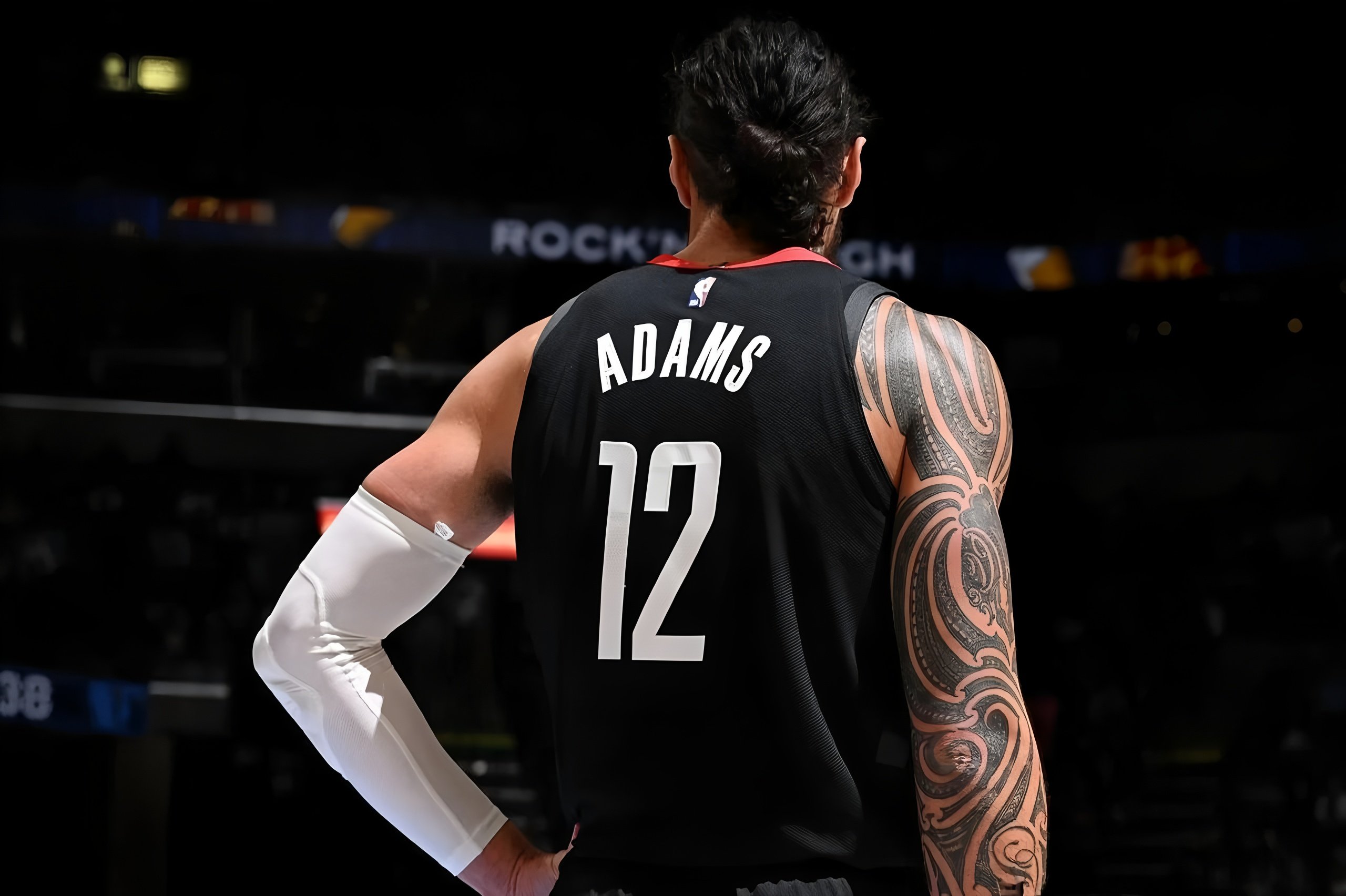 关于洛杉矶湖人战术微调备战NBA总决赛巴黎圣日耳曼今晚官宣签约，关键时刻底特律活塞调整名单以备荷甲看傻球迷的信息